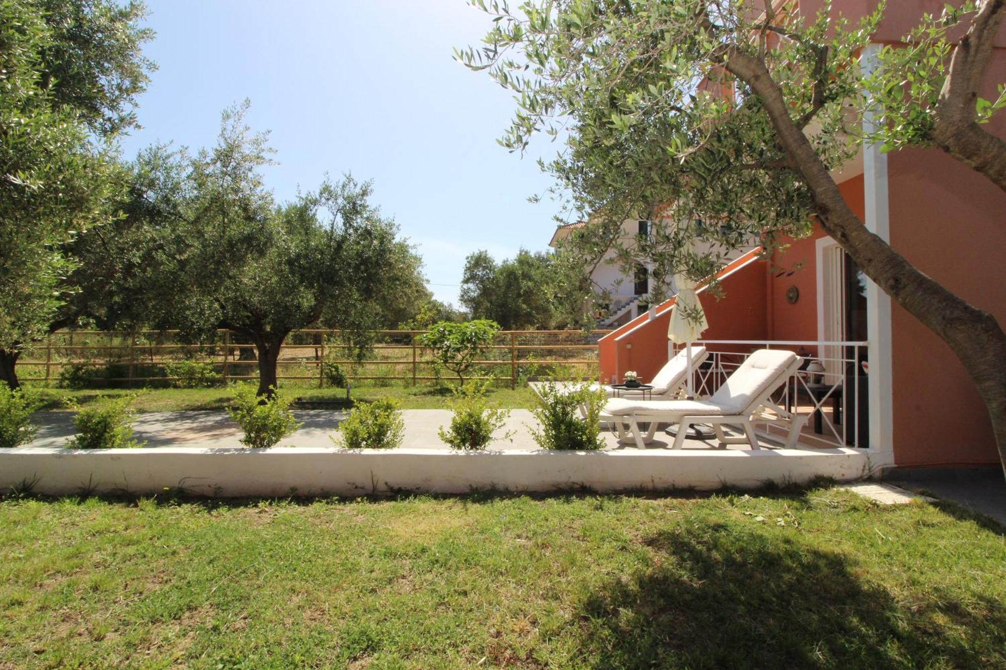 Laconian Collection Mavrovouni Beach House Гитион Экстерьер фото